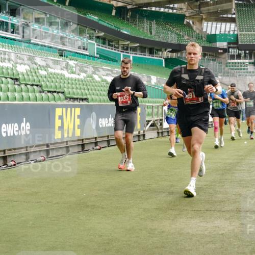 13.09.2026 - 21. swb-Marathon Bremen Michael Burmester http://msf.ph/oto/10436141 13.09.2026 13:05:38 Laufen im Stadion 109, 178, 217, 244, 287, 303, 323, 394, 430, 454, 534, 536, 565, 578, 613, 647, 784, 891, 900, 1073, 1239, 1243, 1274, 1307, 1308, 1365, 1373, 1380, 1456, 1533, 1574, 1581, 1627, 1656, 1687, 1780, 1823, 1909, 1914, 1932, 1941, 2023, 2076, 2089, 2126, 2241, 2244, 2265, 2301, 2310, 2355, 2369, 2393, 2430, 2452, 2464, 2602, 2723, 2742, 2764, 2867, 2872, 2910, 2919, 2957, 2959, 2985, 3028, 3030, 3115, 3217, 3278, 3320, 3343, 3419, 3444, 3485, 3521, 3796, 3909 meine-sportfotos.de