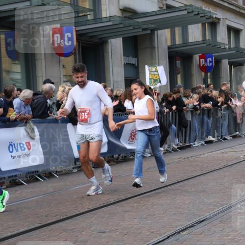 13.09.2026 - 21. swb-Marathon Bremen Strokosch-Dieckow http://msf.ph/oto/10436178 13.09.2026 13:14:21 Ziel 199, 376, 615, 616, 1043, 1125, 1455, 1492, 1748, 1814, 2251, 2847, 2971, 2997, 3012, 3057, 3085, 3175, 3821, 3834, 4097, 4226, 4246, 4569, 4586, 4685, 5239, 5315, 5649, 5794, 5836, 5962, 6130, 6472, 6506, 7117, 7251, 7782, 7826, 8366, 8409, 9242, 9868, 10016, 107, 235, 469, 1433, 1542, 1613, 1998, 2043, 2084, 2203, 2701, 2824, 2913, 2922, 3545, 4452, 4728, 5593, 5610, 5836, 5986, 6145, 7029, 7435, 7591, 7659, 7963, 8118, 8886, 8919, 9783, 10105 meine-sportfotos.de