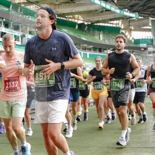 13.09.2026 - 21. swb-Marathon Bremen Michael Burmester http://msf.ph/oto/10436185 13.09.2026 13:35:34 Laufen im Stadion 170, 193, 368, 462, 491, 496, 657, 679, 709, 916, 1015, 1026, 1280, 1321, 1396, 1432, 1553, 1560, 1607, 1703, 1726, 1772, 1784, 1887, 1934, 1965, 1974, 1977, 1992, 2335, 2338, 2451, 2578, 2650, 2688, 2789, 2791, 2894, 2933, 3090, 3161, 3169, 3178, 3179, 3191, 3406, 3463, 3472, 3498, 3547, 3555, 3573, 3588, 3660, 3708, 3709, 3720, 3801, 3904, 3914, 4014, 4145, 4200, 4290, 4464, 4500, 4546, 4561, 4880, 4967, 5000, 5034, 5151, 5229, 5332, 6259, 6514, 6669, 6864, 7023, 350 meine-sportfotos.de