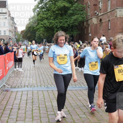 13.09.2026 - Kiel Lauf Yannick Fuchs http://msf.ph/oto/10436202 13.09.2026 09:50:19 Ziel 1366, 5184, 5254, 5535, 5596, 7864, 8023, 8042, 9549, 9683, 9793, 10548, 639, 951, 1033, 1796, 2066, 2976, 3042, 3571, 3602, 3914, 4125, 4856, 5619, 5791, 6359, 6658, 6706, 6707, 7142, 7606, 7884, 7937, 8584, 8585, 8589, 8790, 8890, 9122, 9780, 10074, 10105, 10108, 10178, 10229, 10487, 10491, 10565, 10653, 10990, 11565, 11814, 12047, 12462, 12560, 12749, 1545, 2811, 2816, 3289, 3561, 3698, 3838, 4145, 4229, 5851, 8407, 2066, 4125 meine-sportfotos.de