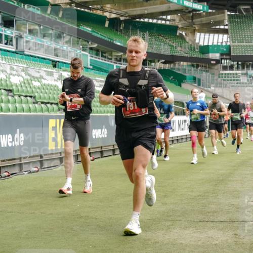 13.09.2026 - 21. swb-Marathon Bremen Michael Burmester http://msf.ph/oto/10436209 13.09.2026 13:05:39 Laufen im Stadion 109, 178, 217, 244, 287, 303, 323, 394, 430, 454, 534, 536, 565, 578, 613, 647, 784, 891, 900, 1073, 1239, 1243, 1274, 1307, 1308, 1365, 1373, 1380, 1456, 1533, 1574, 1581, 1627, 1656, 1687, 1780, 1823, 1909, 1914, 1932, 1941, 2023, 2076, 2089, 2126, 2241, 2244, 2265, 2301, 2310, 2355, 2356, 2369, 2393, 2430, 2452, 2464, 2602, 2723, 2742, 2764, 2867, 2872, 2910, 2919, 2957, 2959, 2985, 3028, 3030, 3115, 3217, 3278, 3320, 3343, 3419, 3444, 3485, 3521, 3796, 3909 meine-sportfotos.de