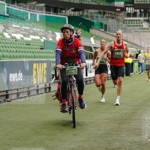 13.09.2026 - 21. swb-Marathon Bremen Michael Burmester http://msf.ph/oto/10436305 13.09.2026 12:38:58 Laufen im Stadion 277, 346, 807, 895, 901, 1090, 1118, 1248, 1320, 1323, 1472, 1508, 1576, 1587, 1604, 1717, 1751, 1758, 1795, 1800, 1852, 1911, 2049, 2099, 2141, 2352, 2670, 3080, 3606, 3744, 5160, 5163, 5912, 6112, 7650, 8077, 8081, 8467, 9399, 9522, 9617, 9630, 250, 272, 365, 850, 1089, 1288, 1550, 1875, 1993, 4232, 7692, 8075, 13033 meine-sportfotos.de