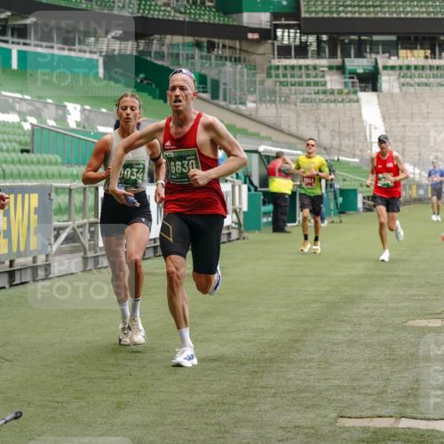 13.09.2026 - 21. swb-Marathon Bremen Michael Burmester http://msf.ph/oto/10436325 13.09.2026 12:38:59 Laufen im Stadion 277, 346, 807, 895, 901, 1090, 1118, 1248, 1320, 1323, 1472, 1508, 1576, 1587, 1604, 1717, 1751, 1758, 1795, 1800, 1852, 1911, 2049, 2099, 2141, 2352, 2670, 3080, 3606, 3744, 5160, 5163, 5912, 6112, 7650, 8077, 8081, 8467, 9399, 9522, 9617, 9630, 250, 272, 365, 850, 1089, 1288, 1550, 1875, 1993, 4232, 7692, 8075, 13033 meine-sportfotos.de