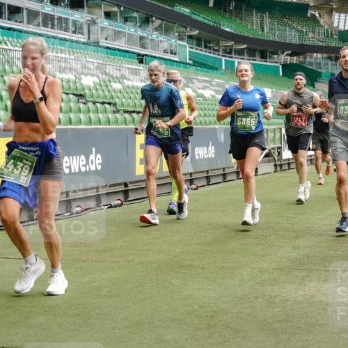 13.09.2026 - 21. swb-Marathon Bremen Michael Burmester http://msf.ph/oto/10436328 13.09.2026 13:05:41 Laufen im Stadion 109, 178, 217, 244, 287, 303, 323, 394, 430, 454, 536, 565, 578, 613, 647, 784, 891, 900, 1073, 1239, 1243, 1274, 1307, 1308, 1365, 1373, 1380, 1456, 1533, 1574, 1581, 1627, 1656, 1687, 1780, 1823, 1909, 1914, 1932, 1941, 2023, 2076, 2089, 2126, 2241, 2244, 2265, 2301, 2310, 2355, 2356, 2369, 2393, 2430, 2452, 2464, 2602, 2723, 2742, 2764, 2867, 2872, 2910, 2919, 2957, 2959, 2985, 3028, 3030, 3115, 3217, 3278, 3320, 3343, 3419, 3444, 3485, 3521, 3796, 3909 meine-sportfotos.de