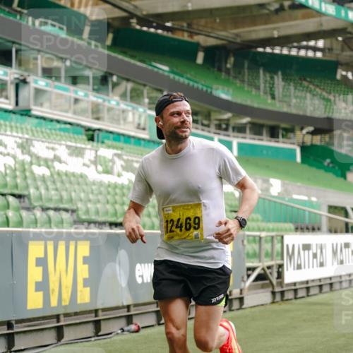 13.09.2026 - 21. swb-Marathon Bremen Michael Burmester http://msf.ph/oto/10436401 13.09.2026 10:26:15 Laufen im Stadion 10096, 10143, 10172, 10210, 10214, 10228, 10289, 10312, 10318, 10319, 10336, 10342, 10346, 10352, 10358, 10398, 10436, 10445, 10447, 10454, 10456, 10464, 10504, 10536, 10541, 10583, 10593, 10628, 10735, 10742, 10744, 10806, 10807, 10816, 10861, 10866, 10873, 10987, 10988, 10992, 11015, 11019, 11020, 11063, 11088, 11108, 11130, 11135, 11155, 11187, 11193, 11199, 11209, 11232, 11265, 11279, 11312, 11375, 11447, 11468, 11615, 11758, 11948, 12426 meine-sportfotos.de