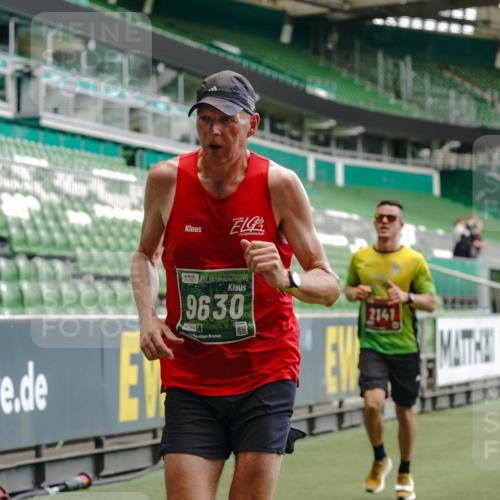 13.09.2026 - 21. swb-Marathon Bremen Michael Burmester http://msf.ph/oto/10436497 13.09.2026 12:39:05 Laufen im Stadion 277, 346, 807, 895, 901, 1118, 1248, 1320, 1323, 1472, 1508, 1576, 1587, 1604, 1717, 1751, 1758, 1795, 1800, 1852, 1911, 2049, 2099, 2141, 2352, 2670, 3080, 3606, 3744, 5160, 5163, 5912, 6112, 6630, 7650, 8077, 8081, 8467, 9399, 9522, 9617, 9630, 10034, 13080, 250, 272, 365, 850, 1089, 1288, 1550, 1875, 1993, 4232, 7692, 8075, 13033 meine-sportfotos.de