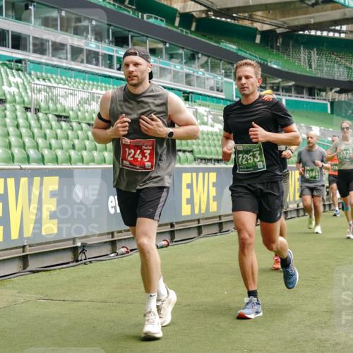 13.09.2026 - 21. swb-Marathon Bremen Michael Burmester http://msf.ph/oto/10436499 13.09.2026 13:05:44 Laufen im Stadion 109, 178, 217, 244, 287, 303, 323, 394, 430, 454, 536, 565, 578, 613, 647, 784, 891, 900, 1073, 1239, 1243, 1274, 1307, 1308, 1365, 1373, 1380, 1456, 1533, 1574, 1581, 1627, 1656, 1687, 1780, 1823, 1909, 1914, 1932, 1941, 2023, 2076, 2089, 2126, 2241, 2244, 2265, 2275, 2301, 2310, 2355, 2356, 2369, 2393, 2430, 2452, 2464, 2602, 2723, 2742, 2764, 2867, 2872, 2902, 2910, 2919, 2957, 2959, 2985, 3030, 3115, 3217, 3278, 3320, 3343, 3419, 3444, 3485, 3909 meine-sportfotos.de