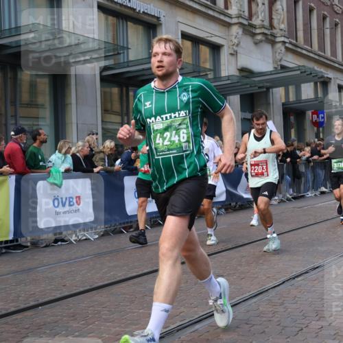 13.09.2026 - 21. swb-Marathon Bremen Strokosch-Dieckow http://msf.ph/oto/10436625 13.09.2026 13:14:30 Ziel 199, 615, 616, 889, 1455, 1510, 1748, 2251, 2847, 2971, 2997, 3012, 3057, 3175, 3206, 3504, 3717, 3834, 4097, 4226, 4246, 4569, 4586, 4968, 5239, 5315, 5471, 5649, 5796, 5962, 6379, 6404, 6472, 6528, 7251, 7782, 8238, 8366, 8409, 9242, 9523, 9797, 10016, 13141, 107, 235, 376, 469, 1043, 1125, 1492, 1542, 1814, 1998, 2043, 2084, 2203, 2913, 2922, 3085, 3545, 3821, 4452, 4685, 4728, 5794, 5836, 5986, 6130, 6506, 7591, 7659, 8919, 9783 meine-sportfotos.de