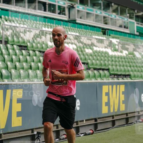 13.09.2026 - 21. swb-Marathon Bremen Michael Burmester http://msf.ph/oto/10436668 13.09.2026 12:39:15 Laufen im Stadion 277, 346, 453, 807, 895, 901, 1118, 1248, 1320, 1323, 1472, 1508, 1540, 1576, 1587, 1604, 1717, 1751, 1758, 1795, 1800, 1852, 1911, 2049, 2099, 2141, 2352, 2670, 3080, 3606, 3744, 5160, 5163, 5912, 6112, 6630, 7118, 7650, 8077, 8467, 9399, 9522, 9617, 9630, 10034, 13080, 365, 850, 1288, 1550, 1875, 1993, 4232, 7692, 7768, 8075, 13033 meine-sportfotos.de
