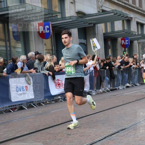 13.09.2026 - 21. swb-Marathon Bremen Strokosch-Dieckow http://msf.ph/oto/10436781 13.09.2026 13:14:34 Ziel 615, 616, 889, 1455, 1510, 1748, 2251, 2383, 2847, 2971, 2997, 3012, 3057, 3175, 3206, 3504, 3717, 4097, 4226, 4246, 4569, 4586, 4968, 5294, 5298, 5315, 5417, 5471, 5649, 5796, 5962, 6379, 6404, 6472, 6521, 6528, 6717, 7190, 7251, 7782, 8238, 8409, 9523, 9797, 10016, 13141, 107, 199, 376, 469, 1043, 1125, 1492, 1542, 1814, 2043, 2084, 2203, 2913, 2922, 3085, 3545, 3821, 3834, 4452, 4685, 4728, 5239, 5794, 5836, 5986, 6130, 6506, 7591, 7659, 8919, 9783 meine-sportfotos.de