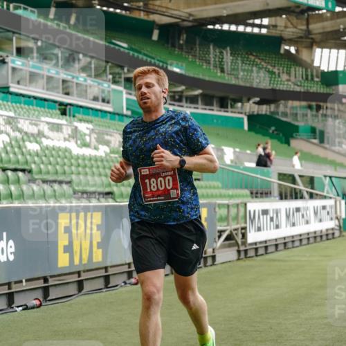 13.09.2026 - 21. swb-Marathon Bremen Michael Burmester http://msf.ph/oto/10436790 13.09.2026 12:39:21 Laufen im Stadion 277, 346, 453, 807, 895, 901, 1118, 1248, 1320, 1323, 1379, 1472, 1508, 1540, 1576, 1587, 1604, 1717, 1751, 1758, 1795, 1800, 1852, 1911, 2049, 2099, 2141, 2352, 2670, 3080, 3606, 3744, 5160, 5163, 5912, 6112, 6630, 7118, 7650, 8077, 8467, 9399, 9522, 9617, 9630, 10034, 13080, 365, 850, 1288, 1550, 1875, 1993, 4232, 7692, 7768, 8075, 13033 meine-sportfotos.de