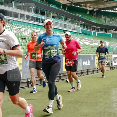 13.09.2026 - 21. swb-Marathon Bremen Michael Burmester http://msf.ph/oto/10436830 13.09.2026 13:05:49 Laufen im Stadion 109, 178, 217, 244, 287, 303, 323, 394, 430, 454, 536, 565, 578, 613, 647, 784, 891, 900, 1073, 1205, 1239, 1243, 1274, 1307, 1308, 1365, 1373, 1380, 1456, 1533, 1574, 1581, 1627, 1656, 1687, 1780, 1823, 1848, 1909, 1914, 1932, 1941, 2023, 2076, 2089, 2126, 2241, 2244, 2265, 2275, 2301, 2310, 2355, 2356, 2393, 2430, 2452, 2464, 2602, 2723, 2742, 2764, 2867, 2872, 2902, 2910, 2919, 2957, 2959, 2985, 3030, 3115, 3217, 3278, 3320, 3343, 3419, 3444, 3485, 3909 meine-sportfotos.de