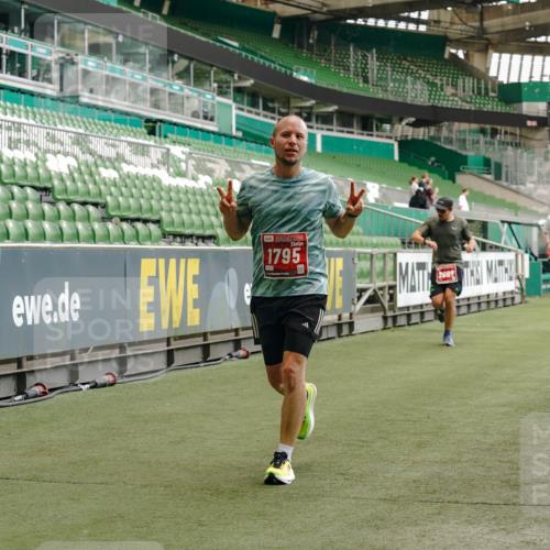 13.09.2026 - 21. swb-Marathon Bremen Michael Burmester http://msf.ph/oto/10436849 13.09.2026 12:39:26 Laufen im Stadion 277, 346, 453, 807, 895, 901, 1118, 1248, 1320, 1323, 1379, 1472, 1508, 1540, 1576, 1587, 1717, 1751, 1758, 1795, 1800, 1852, 1911, 2049, 2099, 2141, 2352, 2670, 3080, 3606, 3744, 5160, 5163, 5912, 6112, 6630, 7118, 7650, 8077, 8467, 9399, 9522, 9617, 9630, 10034, 13080, 365, 850, 1288, 1485, 1550, 1875, 1993, 4232, 7692, 7768, 8075, 13033 meine-sportfotos.de