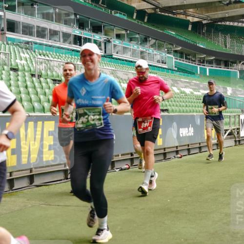 13.09.2026 - 21. swb-Marathon Bremen Michael Burmester http://msf.ph/oto/10436852 13.09.2026 13:05:50 Laufen im Stadion 109, 178, 217, 244, 287, 303, 323, 394, 430, 454, 536, 565, 578, 613, 647, 784, 891, 900, 1073, 1205, 1239, 1243, 1274, 1307, 1308, 1365, 1373, 1380, 1456, 1533, 1574, 1581, 1627, 1656, 1687, 1780, 1823, 1848, 1909, 1914, 1932, 1941, 2023, 2076, 2089, 2126, 2241, 2244, 2265, 2275, 2301, 2310, 2355, 2356, 2393, 2430, 2452, 2464, 2602, 2723, 2742, 2764, 2867, 2872, 2902, 2910, 2919, 2957, 2959, 2985, 3030, 3115, 3217, 3278, 3320, 3343, 3419, 3444, 3485, 3909 meine-sportfotos.de