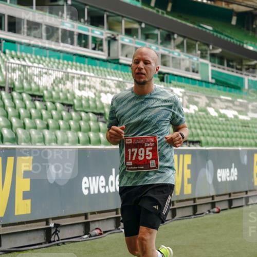 13.09.2026 - 21. swb-Marathon Bremen Michael Burmester http://msf.ph/oto/10436881 13.09.2026 12:39:26 Laufen im Stadion 277, 346, 453, 807, 895, 901, 1118, 1248, 1320, 1323, 1379, 1472, 1508, 1540, 1576, 1587, 1717, 1751, 1758, 1795, 1800, 1852, 1911, 2049, 2099, 2141, 2352, 2670, 3080, 3606, 3744, 5160, 5163, 5912, 6112, 6630, 7118, 7650, 8077, 8467, 9399, 9522, 9617, 9630, 10034, 13080, 365, 850, 1288, 1485, 1550, 1875, 1993, 4232, 7692, 7768, 8075, 13033 meine-sportfotos.de