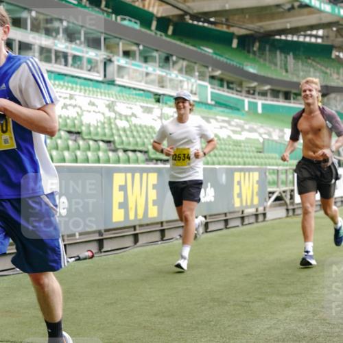 13.09.2026 - 21. swb-Marathon Bremen Michael Burmester http://msf.ph/oto/10437052 13.09.2026 10:26:31 Laufen im Stadion 10096, 10143, 10172, 10210, 10214, 10228, 10231, 10289, 10312, 10318, 10319, 10336, 10342, 10346, 10352, 10398, 10436, 10445, 10447, 10454, 10464, 10489, 10504, 10514, 10536, 10541, 10583, 10628, 10638, 10735, 10742, 10744, 10806, 10807, 10861, 10866, 10873, 10897, 10956, 10987, 10988, 10992, 11015, 11019, 11020, 11060, 11063, 11088, 11108, 11110, 11130, 11135, 11155, 11187, 11193, 11199, 11209, 11232, 11279, 11312, 11447 meine-sportfotos.de