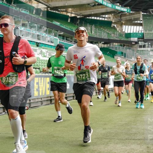 13.09.2026 - 21. swb-Marathon Bremen Michael Burmester http://msf.ph/oto/10437107 13.09.2026 13:05:53 Laufen im Stadion 109, 178, 217, 244, 287, 303, 323, 372, 394, 430, 454, 536, 565, 578, 613, 647, 784, 891, 900, 1073, 1083, 1205, 1239, 1243, 1274, 1307, 1308, 1365, 1373, 1380, 1437, 1456, 1533, 1574, 1581, 1627, 1656, 1687, 1780, 1823, 1848, 1909, 1914, 1932, 1941, 2023, 2076, 2089, 2126, 2241, 2244, 2265, 2275, 2301, 2310, 2355, 2356, 2393, 2430, 2452, 2464, 2602, 2723, 2742, 2764, 2867, 2902, 2910, 2919, 2957, 2959, 2985, 3030, 3115, 3217, 3278, 3320, 3343, 3419, 3444, 3485 meine-sportfotos.de