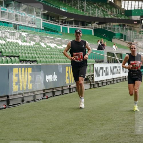 13.09.2026 - 21. swb-Marathon Bremen Michael Burmester http://msf.ph/oto/10437109 13.09.2026 12:39:38 Laufen im Stadion 277, 453, 807, 862, 901, 1248, 1320, 1323, 1379, 1472, 1508, 1540, 1576, 1587, 1717, 1751, 1758, 1795, 1800, 1852, 1901, 1911, 1950, 2049, 2099, 2141, 2352, 3080, 3606, 3744, 4381, 5160, 5163, 5912, 6112, 6630, 7118, 7671, 8077, 8467, 9399, 9630, 10034, 13080, 365, 850, 1288, 1485, 1550, 1583, 1875, 1993, 2073, 3617, 4232, 7244, 7692, 7768, 8075, 13033 meine-sportfotos.de