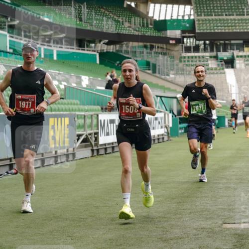 13.09.2026 - 21. swb-Marathon Bremen Michael Burmester http://msf.ph/oto/10437132 13.09.2026 12:39:38 Laufen im Stadion 277, 453, 807, 862, 901, 1248, 1320, 1323, 1379, 1472, 1508, 1540, 1576, 1587, 1717, 1751, 1758, 1795, 1800, 1852, 1901, 1911, 1950, 2049, 2099, 2141, 2352, 3080, 3606, 3744, 4381, 5160, 5163, 5912, 6112, 6630, 7118, 7671, 8077, 8467, 9399, 9630, 10034, 13080, 365, 850, 1288, 1485, 1550, 1583, 1875, 1993, 2073, 3617, 4232, 7244, 7692, 7768, 8075, 13033 meine-sportfotos.de
