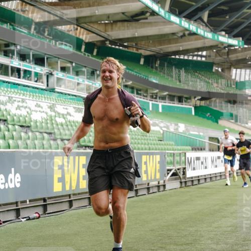 13.09.2026 - 21. swb-Marathon Bremen Michael Burmester http://msf.ph/oto/10437151 13.09.2026 10:26:32 Laufen im Stadion 10096, 10143, 10172, 10210, 10214, 10228, 10231, 10289, 10310, 10312, 10318, 10319, 10336, 10342, 10346, 10352, 10398, 10436, 10445, 10447, 10454, 10464, 10489, 10504, 10514, 10536, 10541, 10583, 10628, 10638, 10735, 10742, 10744, 10806, 10807, 10861, 10866, 10873, 10897, 10956, 10987, 10988, 10992, 11015, 11019, 11020, 11060, 11063, 11088, 11108, 11110, 11130, 11135, 11155, 11187, 11193, 11199, 11209, 11232, 11279, 11312, 11447 meine-sportfotos.de