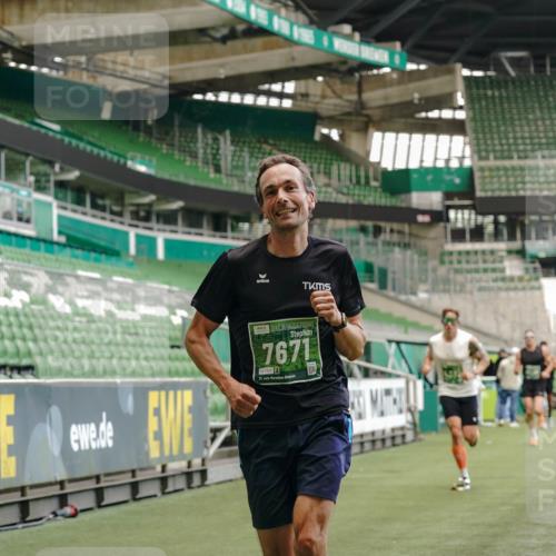 13.09.2026 - 21. swb-Marathon Bremen Michael Burmester http://msf.ph/oto/10437171 13.09.2026 12:39:41 Laufen im Stadion 277, 453, 807, 862, 901, 1248, 1320, 1323, 1379, 1472, 1508, 1540, 1576, 1587, 1717, 1751, 1758, 1795, 1800, 1852, 1901, 1911, 1950, 2049, 2099, 2352, 3080, 3606, 3744, 4381, 5160, 5163, 5912, 6112, 6630, 7118, 7671, 8077, 8467, 9399, 9630, 10034, 13080, 13224, 365, 850, 1288, 1485, 1550, 1583, 1875, 1993, 2073, 3617, 4232, 7244, 7692, 7768, 8075, 13033 meine-sportfotos.de