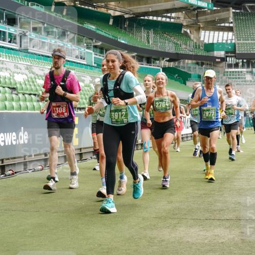 13.09.2026 - 21. swb-Marathon Bremen Michael Burmester http://msf.ph/oto/10437222 13.09.2026 13:05:55 Laufen im Stadion 109, 178, 217, 244, 287, 303, 310, 323, 372, 394, 430, 454, 536, 565, 578, 613, 647, 784, 891, 900, 1073, 1083, 1205, 1239, 1243, 1274, 1307, 1308, 1365, 1373, 1380, 1437, 1456, 1533, 1545, 1574, 1581, 1627, 1656, 1687, 1780, 1823, 1848, 1909, 1914, 1932, 1941, 2023, 2076, 2089, 2126, 2241, 2244, 2265, 2275, 2301, 2310, 2355, 2356, 2393, 2430, 2452, 2464, 2602, 2723, 2742, 2764, 2867, 2902, 2910, 2919, 2957, 2959, 2985, 3030, 3115, 3217, 3278, 3320, 3343, 3419, 3444, 3485 meine-sportfotos.de