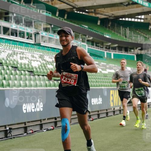 13.09.2026 - 21. swb-Marathon Bremen Michael Burmester http://msf.ph/oto/10437412 13.09.2026 12:39:53 Laufen im Stadion 126, 277, 453, 671, 807, 862, 901, 912, 1136, 1248, 1320, 1323, 1379, 1472, 1508, 1540, 1576, 1587, 1717, 1751, 1758, 1795, 1800, 1852, 1860, 1901, 1911, 1930, 1950, 2049, 2099, 3744, 4381, 5160, 5163, 5912, 6201, 6630, 7118, 7671, 8467, 9630, 10034, 13080, 13224, 365, 850, 1288, 1385, 1485, 1550, 1583, 1875, 1993, 2073, 3617, 4232, 7244, 7692, 7768, 8075, 8729, 13033 meine-sportfotos.de