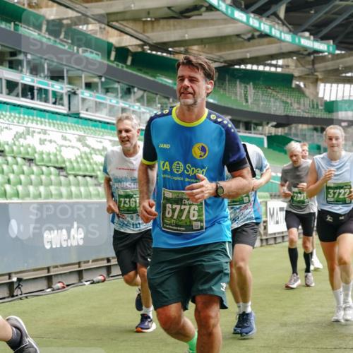 13.09.2026 - 21. swb-Marathon Bremen Michael Burmester http://msf.ph/oto/10437525 13.09.2026 13:05:59 Laufen im Stadion 109, 178, 217, 244, 287, 303, 310, 323, 372, 394, 430, 454, 536, 578, 613, 647, 784, 831, 891, 900, 1073, 1083, 1205, 1239, 1243, 1274, 1307, 1308, 1365, 1380, 1437, 1456, 1533, 1545, 1574, 1581, 1627, 1656, 1687, 1780, 1823, 1848, 1909, 1914, 1932, 1941, 2023, 2076, 2089, 2126, 2241, 2244, 2265, 2275, 2301, 2310, 2355, 2356, 2393, 2430, 2452, 2464, 2602, 2707, 2723, 2742, 2764, 2867, 2902, 2910, 2919, 2957, 2959, 2985, 3030, 3115, 3278, 3320, 3343, 3444, 3485 meine-sportfotos.de