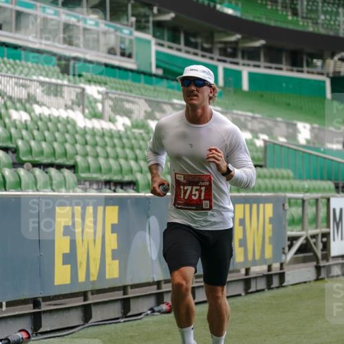 13.09.2026 - 21. swb-Marathon Bremen Michael Burmester http://msf.ph/oto/10437604 13.09.2026 12:40:03 Laufen im Stadion 126, 453, 603, 640, 671, 735, 807, 862, 901, 912, 1136, 1248, 1379, 1472, 1508, 1540, 1571, 1576, 1587, 1717, 1751, 1758, 1795, 1800, 1852, 1860, 1901, 1930, 1950, 2049, 2099, 3744, 4381, 5160, 5163, 5912, 6201, 6630, 7118, 7671, 8467, 9329, 9630, 10034, 13080, 13224, 365, 466, 658, 850, 1288, 1385, 1485, 1550, 1583, 1754, 1875, 1993, 2073, 3617, 4232, 7244, 7692, 7768, 8075, 8729, 13033 meine-sportfotos.de