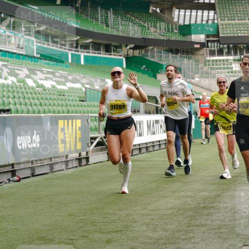 13.09.2026 - 21. swb-Marathon Bremen Michael Burmester http://msf.ph/oto/10437799 13.09.2026 10:26:46 Laufen im Stadion 10096, 10142, 10172, 10210, 10214, 10228, 10231, 10269, 10289, 10310, 10312, 10318, 10319, 10342, 10346, 10352, 10398, 10436, 10445, 10447, 10454, 10464, 10489, 10504, 10514, 10536, 10541, 10566, 10583, 10628, 10638, 10735, 10742, 10744, 10806, 10807, 10866, 10873, 10897, 10898, 10956, 10987, 10988, 10992, 11015, 11019, 11020, 11060, 11063, 11088, 11108, 11110, 11130, 11135, 11148, 11155, 11187, 11193, 11199, 11209, 11232, 11279, 11312, 11447 meine-sportfotos.de