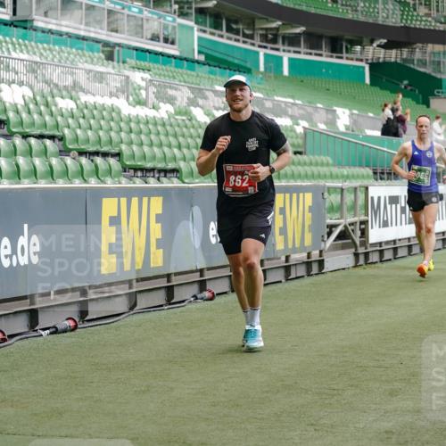 13.09.2026 - 21. swb-Marathon Bremen Michael Burmester http://msf.ph/oto/10437864 13.09.2026 12:40:21 Laufen im Stadion 126, 371, 453, 603, 640, 650, 671, 735, 744, 807, 862, 912, 957, 1136, 1336, 1379, 1381, 1508, 1540, 1571, 1576, 1614, 1717, 1751, 1758, 1795, 1800, 1852, 1860, 1901, 1930, 1950, 2049, 2099, 3744, 4381, 4936, 5912, 6201, 6630, 7118, 7671, 8467, 9329, 9630, 10034, 13080, 13224, 365, 466, 658, 850, 1090, 1288, 1385, 1485, 1583, 1754, 1993, 2073, 2585, 3617, 7244, 7692, 7768, 8075, 8729, 13033 meine-sportfotos.de