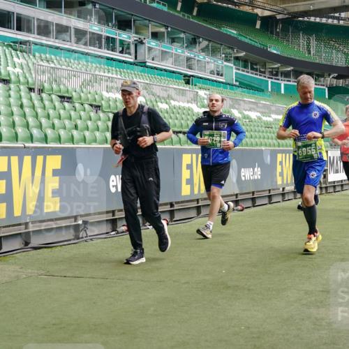 13.09.2026 - 21. swb-Marathon Bremen Michael Burmester http://msf.ph/oto/10438043 13.09.2026 13:06:09 Laufen im Stadion 109, 178, 217, 244, 287, 303, 310, 323, 372, 394, 430, 454, 536, 578, 613, 647, 784, 831, 891, 900, 1073, 1083, 1205, 1239, 1243, 1274, 1307, 1308, 1365, 1380, 1437, 1533, 1545, 1574, 1581, 1627, 1656, 1780, 1823, 1848, 1909, 1914, 1932, 1941, 2023, 2076, 2089, 2090, 2126, 2241, 2244, 2265, 2275, 2301, 2310, 2355, 2356, 2393, 2464, 2602, 2707, 2723, 2742, 2764, 2867, 2902, 2919, 2959, 2985, 3030, 3115, 3278, 3320, 3343, 3444, 3485 meine-sportfotos.de