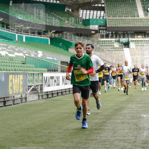 13.09.2026 - 21. swb-Marathon Bremen Michael Burmester http://msf.ph/oto/10438198 13.09.2026 10:26:54 Laufen im Stadion 10096, 10142, 10172, 10210, 10214, 10228, 10231, 10269, 10289, 10310, 10318, 10319, 10342, 10346, 10352, 10398, 10436, 10445, 10447, 10454, 10464, 10489, 10504, 10514, 10536, 10541, 10566, 10583, 10628, 10638, 10735, 10742, 10744, 10806, 10807, 10860, 10866, 10873, 10897, 10898, 10956, 10987, 10992, 11015, 11019, 11020, 11060, 11063, 11088, 11110, 11111, 11130, 11135, 11148, 11155, 11187, 11193, 11199, 11209, 11232, 11279, 11312, 11447 meine-sportfotos.de