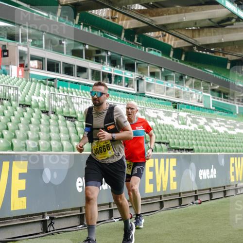 13.09.2026 - 21. swb-Marathon Bremen Michael Burmester http://msf.ph/oto/10438246 13.09.2026 10:26:55 Laufen im Stadion 10096, 10142, 10172, 10210, 10214, 10228, 10231, 10269, 10289, 10310, 10318, 10319, 10342, 10346, 10352, 10398, 10436, 10445, 10447, 10454, 10464, 10489, 10504, 10514, 10536, 10541, 10566, 10583, 10628, 10638, 10735, 10742, 10744, 10806, 10807, 10860, 10866, 10873, 10897, 10898, 10956, 10987, 10992, 11015, 11019, 11020, 11060, 11063, 11088, 11110, 11111, 11130, 11135, 11148, 11155, 11187, 11193, 11199, 11209, 11232, 11279, 11312, 11447 meine-sportfotos.de