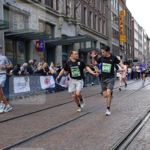 13.09.2026 - 21. swb-Marathon Bremen Strokosch-Dieckow http://msf.ph/oto/10438273 13.09.2026 13:15:09 Ziel 1445, 3346, 3743, 4111, 4212, 4646, 4653, 4663, 6011, 6162, 6526, 7203, 7291, 7346, 7717, 7730, 7992, 8086, 8254, 8255, 9029, 9391, 9475, 9777, 13137, 889, 1510, 1664, 1748, 2383, 3206, 3357, 3504, 3717, 4226, 4382, 4569, 4968, 4992, 5003, 5149, 5294, 5298, 5315, 5385, 5417, 5471, 5796, 6351, 6379, 6404, 6521, 6528, 6717, 6773, 6902, 7190, 7432, 7497, 7515, 8238, 9253, 9338, 9363, 9483, 9523, 9797, 13137, 13139, 13141 meine-sportfotos.de
