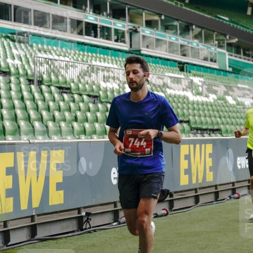 13.09.2026 - 21. swb-Marathon Bremen Michael Burmester http://msf.ph/oto/10438462 13.09.2026 12:40:47 Laufen im Stadion 126, 371, 453, 603, 640, 650, 671, 735, 744, 807, 862, 912, 957, 1136, 1336, 1379, 1381, 1411, 1508, 1540, 1571, 1614, 1797, 1852, 1860, 1901, 1930, 1950, 2099, 2986, 3744, 4381, 4399, 4795, 4936, 6198, 6201, 6630, 7118, 7671, 8065, 9065, 9329, 9630, 10034, 13080, 13224, 346, 365, 466, 658, 895, 1090, 1118, 1288, 1385, 1485, 1583, 1604, 1754, 2073, 2585, 2670, 3617, 7244, 7768, 8075, 8729 meine-sportfotos.de