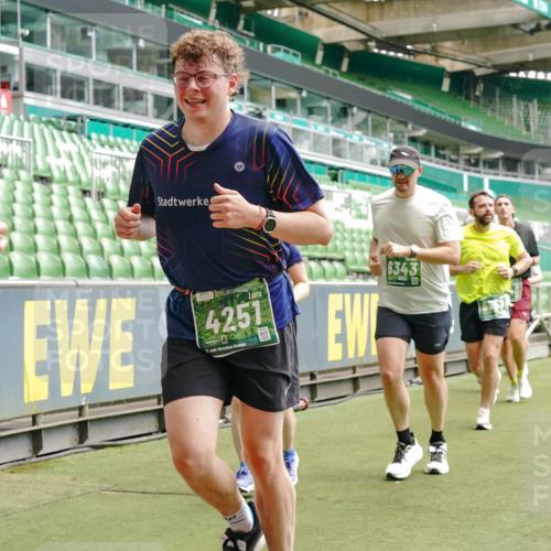 13.09.2026 - 21. swb-Marathon Bremen Michael Burmester http://msf.ph/oto/10438472 13.09.2026 13:06:14 Laufen im Stadion 109, 178, 217, 244, 287, 303, 310, 323, 372, 394, 430, 454, 536, 578, 613, 647, 784, 831, 891, 900, 1073, 1083, 1205, 1239, 1243, 1274, 1307, 1308, 1365, 1369, 1380, 1437, 1533, 1545, 1574, 1581, 1627, 1656, 1780, 1823, 1848, 1871, 1909, 1914, 1932, 1941, 2023, 2076, 2089, 2090, 2126, 2241, 2244, 2265, 2275, 2301, 2310, 2355, 2356, 2393, 2440, 2464, 2602, 2699, 2707, 2723, 2742, 2764, 2818, 2902, 2959, 2985, 3030, 3115, 3278, 3320, 3343, 3444, 3485 meine-sportfotos.de