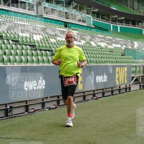 13.09.2026 - 21. swb-Marathon Bremen Michael Burmester http://msf.ph/oto/10438502 13.09.2026 12:40:48 Laufen im Stadion 126, 371, 453, 603, 640, 650, 671, 735, 744, 807, 862, 912, 957, 1136, 1336, 1379, 1381, 1411, 1508, 1540, 1571, 1614, 1797, 1852, 1860, 1901, 1930, 1950, 2099, 2986, 3744, 4381, 4399, 4795, 4936, 6198, 6201, 6630, 7118, 7671, 8065, 9065, 9329, 9630, 10034, 13080, 13224, 346, 365, 466, 658, 895, 1090, 1118, 1288, 1385, 1485, 1583, 1604, 1754, 2073, 2585, 2670, 3617, 7244, 7768, 8075, 8729 meine-sportfotos.de