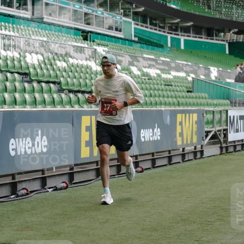 13.09.2026 - 21. swb-Marathon Bremen Michael Burmester http://msf.ph/oto/10438617 13.09.2026 12:40:54 Laufen im Stadion 126, 371, 453, 603, 640, 650, 671, 735, 744, 862, 912, 957, 1136, 1336, 1379, 1381, 1411, 1508, 1540, 1571, 1614, 1797, 1822, 1852, 1860, 1901, 1930, 1950, 2099, 2986, 3624, 3744, 4381, 4399, 4795, 4936, 6198, 6201, 6264, 6630, 7118, 7671, 8065, 9065, 9329, 9630, 10034, 13080, 13224, 346, 365, 466, 658, 895, 1090, 1118, 1288, 1385, 1485, 1583, 1604, 1754, 2073, 2141, 2585, 2670, 3617, 7244, 7768, 8729 meine-sportfotos.de