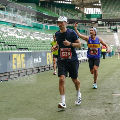 13.09.2026 - 21. swb-Marathon Bremen Michael Burmester http://msf.ph/oto/10438693 13.09.2026 12:40:58 Laufen im Stadion 126, 371, 453, 603, 640, 650, 671, 735, 744, 862, 912, 957, 1136, 1336, 1379, 1381, 1411, 1508, 1540, 1571, 1614, 1797, 1822, 1852, 1860, 1901, 1930, 1950, 2986, 3624, 4381, 4399, 4795, 4936, 6198, 6201, 6264, 6630, 7118, 7671, 8065, 9065, 9329, 9630, 10034, 13080, 13224, 346, 466, 658, 895, 1090, 1118, 1385, 1485, 1583, 1604, 1754, 2073, 2141, 2352, 2585, 2670, 3080, 3606, 3617, 7244, 7768, 8729 meine-sportfotos.de