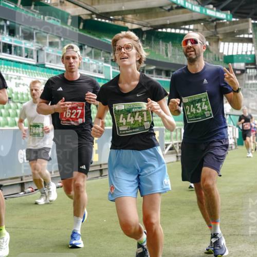 13.09.2026 - 21. swb-Marathon Bremen Michael Burmester http://msf.ph/oto/10438768 13.09.2026 13:06:17 Laufen im Stadion 109, 217, 244, 287, 303, 310, 323, 372, 394, 430, 454, 536, 578, 613, 647, 716, 784, 831, 891, 900, 922, 1073, 1083, 1205, 1243, 1274, 1307, 1308, 1365, 1369, 1380, 1437, 1533, 1545, 1574, 1581, 1627, 1656, 1780, 1823, 1848, 1871, 1909, 1914, 1932, 1941, 2023, 2076, 2089, 2090, 2126, 2241, 2244, 2265, 2275, 2301, 2310, 2355, 2356, 2393, 2440, 2464, 2602, 2699, 2707, 2721, 2723, 2742, 2764, 2818, 2902, 2959, 2985, 3030, 3115, 3278, 3320, 3343, 3444, 3485 meine-sportfotos.de