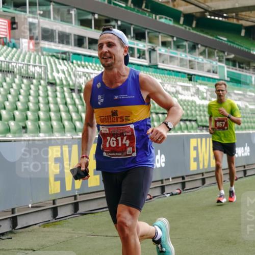 13.09.2026 - 21. swb-Marathon Bremen Michael Burmester http://msf.ph/oto/10438773 13.09.2026 12:41:00 Laufen im Stadion 126, 371, 453, 603, 640, 650, 671, 735, 744, 862, 912, 957, 1136, 1336, 1379, 1381, 1411, 1508, 1540, 1571, 1614, 1797, 1822, 1860, 1901, 1930, 1950, 2986, 3624, 4381, 4399, 4795, 4936, 6198, 6201, 6264, 6630, 7118, 7671, 8065, 9065, 9329, 9630, 10034, 13080, 13224, 346, 466, 658, 895, 1090, 1118, 1385, 1485, 1583, 1604, 1754, 2073, 2141, 2352, 2585, 2670, 3080, 3606, 3617, 7244, 7768, 8729 meine-sportfotos.de
