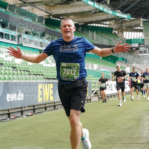 13.09.2026 - 21. swb-Marathon Bremen Michael Burmester http://msf.ph/oto/10438905 13.09.2026 13:06:20 Laufen im Stadion 109, 217, 244, 287, 303, 310, 323, 372, 394, 430, 454, 536, 578, 613, 647, 716, 784, 831, 891, 900, 922, 1073, 1083, 1205, 1243, 1274, 1307, 1308, 1365, 1369, 1380, 1437, 1533, 1545, 1574, 1581, 1627, 1780, 1823, 1848, 1871, 1909, 1914, 1932, 1938, 1941, 2023, 2076, 2089, 2090, 2126, 2241, 2244, 2265, 2275, 2301, 2310, 2355, 2356, 2393, 2440, 2464, 2602, 2699, 2707, 2721, 2742, 2764, 2818, 2902, 2959, 2985, 3030, 3115, 3278, 3343, 3444, 3485 meine-sportfotos.de
