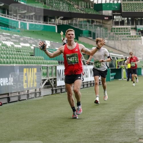 13.09.2026 - 21. swb-Marathon Bremen Michael Burmester http://msf.ph/oto/10438934 13.09.2026 12:41:16 Laufen im Stadion 126, 371, 453, 603, 640, 650, 671, 735, 744, 862, 912, 957, 1136, 1336, 1379, 1381, 1411, 1540, 1571, 1614, 1667, 1797, 1822, 1850, 1860, 1862, 1901, 1930, 1950, 2094, 2986, 3624, 4381, 4399, 4795, 4936, 6198, 6201, 6264, 7118, 7671, 8065, 9065, 9329, 13224, 277, 346, 466, 658, 895, 1090, 1118, 1320, 1323, 1385, 1485, 1583, 1604, 1754, 1911, 2073, 2141, 2352, 2585, 2670, 3080, 3606, 3617, 7244, 8729 meine-sportfotos.de