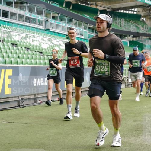 13.09.2026 - 21. swb-Marathon Bremen Michael Burmester http://msf.ph/oto/10439087 13.09.2026 13:06:24 Laufen im Stadion 109, 156, 217, 244, 287, 303, 310, 323, 372, 394, 430, 454, 536, 578, 613, 647, 716, 784, 831, 891, 900, 922, 1073, 1083, 1205, 1243, 1274, 1308, 1365, 1369, 1380, 1437, 1533, 1545, 1574, 1581, 1627, 1823, 1848, 1871, 1909, 1914, 1932, 1938, 2076, 2089, 2090, 2126, 2219, 2241, 2244, 2265, 2275, 2301, 2310, 2355, 2356, 2393, 2440, 2464, 2602, 2699, 2707, 2721, 2742, 2764, 2818, 2902, 2911, 2959, 2960, 2985, 3030, 3115, 3278, 3444, 3485 meine-sportfotos.de