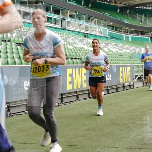 13.09.2026 - 21. swb-Marathon Bremen Michael Burmester http://msf.ph/oto/10439261 13.09.2026 10:27:11 Laufen im Stadion 10096, 10142, 10172, 10210, 10214, 10223, 10228, 10231, 10269, 10289, 10293, 10310, 10318, 10319, 10342, 10352, 10393, 10398, 10436, 10445, 10447, 10454, 10464, 10489, 10504, 10514, 10536, 10541, 10566, 10583, 10628, 10638, 10735, 10744, 10806, 10807, 10846, 10860, 10866, 10873, 10897, 10898, 10917, 10956, 10987, 10992, 11015, 11019, 11060, 11063, 11076, 11088, 11110, 11111, 11130, 11135, 11148, 11155, 11187, 11193, 11199, 11209, 11232, 11279 meine-sportfotos.de
