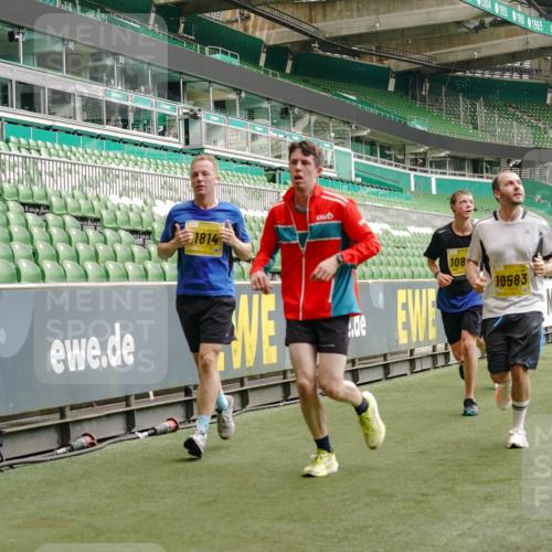 13.09.2026 - 21. swb-Marathon Bremen Michael Burmester http://msf.ph/oto/10439366 13.09.2026 10:27:14 Laufen im Stadion 10096, 10142, 10172, 10210, 10214, 10223, 10228, 10231, 10269, 10289, 10293, 10310, 10318, 10319, 10352, 10393, 10398, 10436, 10445, 10447, 10454, 10464, 10489, 10504, 10514, 10536, 10541, 10566, 10583, 10594, 10628, 10638, 10735, 10744, 10806, 10807, 10846, 10860, 10866, 10873, 10897, 10898, 10917, 10956, 10987, 10992, 11015, 11019, 11060, 11063, 11076, 11110, 11111, 11130, 11135, 11148, 11155, 11187, 11193, 11199, 11209, 11232, 11279 meine-sportfotos.de