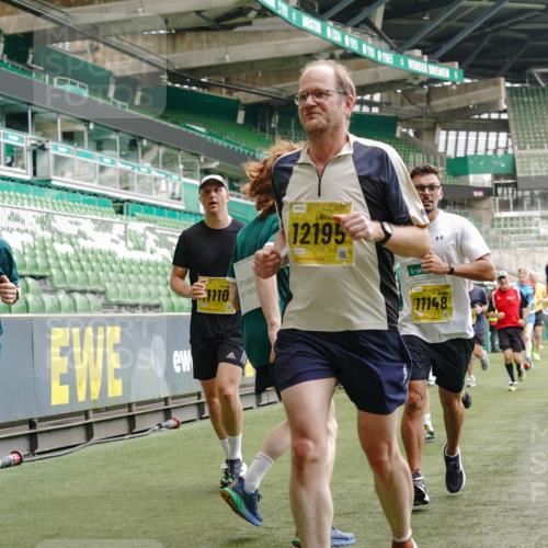 13.09.2026 - 21. swb-Marathon Bremen Michael Burmester http://msf.ph/oto/10439519 13.09.2026 10:27:17 Laufen im Stadion 10096, 10142, 10172, 10189, 10210, 10214, 10223, 10228, 10231, 10269, 10289, 10293, 10310, 10318, 10319, 10352, 10393, 10398, 10436, 10445, 10447, 10454, 10464, 10489, 10504, 10508, 10514, 10536, 10541, 10566, 10583, 10594, 10628, 10638, 10735, 10744, 10806, 10807, 10846, 10860, 10866, 10873, 10897, 10898, 10917, 10956, 10987, 10992, 11015, 11060, 11063, 11076, 11110, 11111, 11130, 11135, 11148, 11155, 11187, 11193, 11199, 11209, 11232, 11279 meine-sportfotos.de
