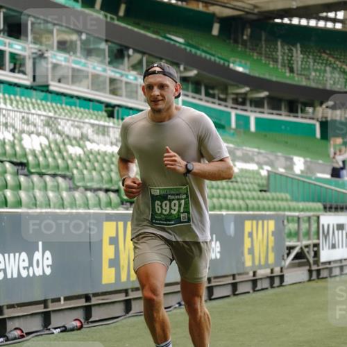13.09.2026 - 21. swb-Marathon Bremen Michael Burmester http://msf.ph/oto/10439560 13.09.2026 12:41:43 Laufen im Stadion 126, 371, 603, 640, 650, 671, 735, 744, 862, 912, 957, 1136, 1336, 1381, 1411, 1571, 1614, 1619, 1667, 1797, 1822, 1850, 1860, 1862, 1901, 1930, 1950, 2094, 2207, 2986, 3368, 3624, 4381, 4399, 4795, 4936, 5672, 6198, 6201, 6264, 6929, 6991, 7141, 7671, 8065, 8311, 8383, 8394, 9065, 9329, 13224, 277, 346, 466, 658, 895, 901, 1090, 1118, 1248, 1320, 1323, 1385, 1472, 1576, 1587, 1604, 1717, 1751, 1754, 1911, 2141, 2352, 2585, 2670, 3080, 3606, 5160, 5163, 5912, 8729 meine-sportfotos.de