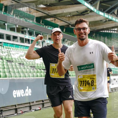 13.09.2026 - 21. swb-Marathon Bremen Michael Burmester http://msf.ph/oto/10439566 13.09.2026 10:27:19 Laufen im Stadion 10096, 10142, 10172, 10189, 10210, 10214, 10223, 10228, 10231, 10269, 10289, 10293, 10310, 10318, 10319, 10352, 10393, 10398, 10436, 10445, 10447, 10454, 10464, 10489, 10504, 10508, 10514, 10536, 10541, 10566, 10583, 10594, 10628, 10638, 10735, 10744, 10806, 10807, 10846, 10860, 10866, 10873, 10897, 10898, 10917, 10956, 10987, 10992, 11015, 11060, 11063, 11076, 11110, 11111, 11130, 11135, 11148, 11155, 11187, 11193, 11199, 11209, 11232, 11279 meine-sportfotos.de